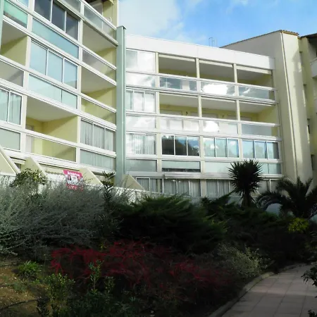 2 Pieces Avec Parking, Tennis Et Loggia A 300m De La - Fr-1-338-431