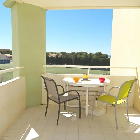 2 Pièces Avec Parking, Tennis Et Loggia à 300m De La - Fr-1-338-431