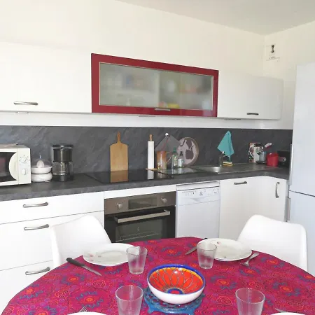 2 Pièces Avec Parking, Tennis Et Loggia à 300m De La - Fr-1-338-431 Sète