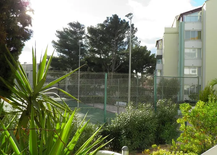 2 Pieces Avec Parking, Tennis Et Loggia A 300m De La - Fr-1-338-431 公寓
