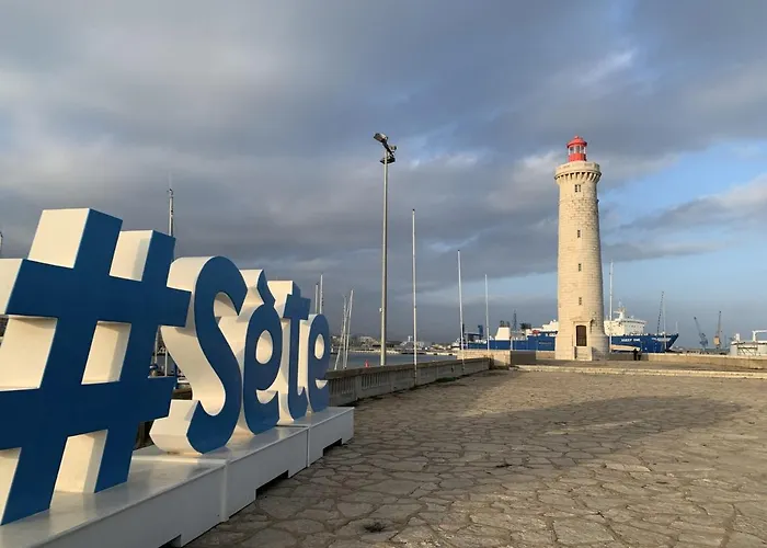 2 Pieces Avec Parking, Tennis Et Loggia A 300m De La - Fr-1-338-431 Lägenhet Sète