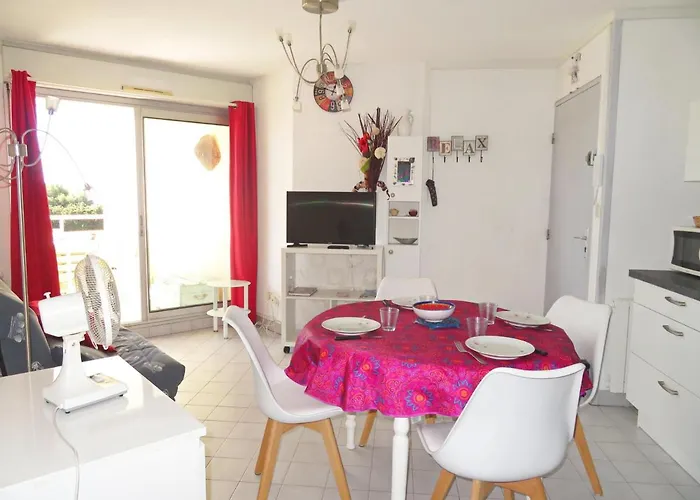 2 Pieces Avec Parking, Tennis Et Loggia A 300m De La - Fr-1-338-431